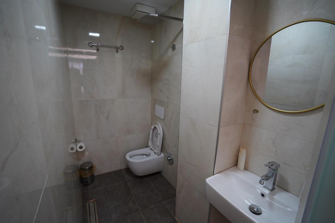 Driti Hotel Tirana Albania Екстер'єр фото