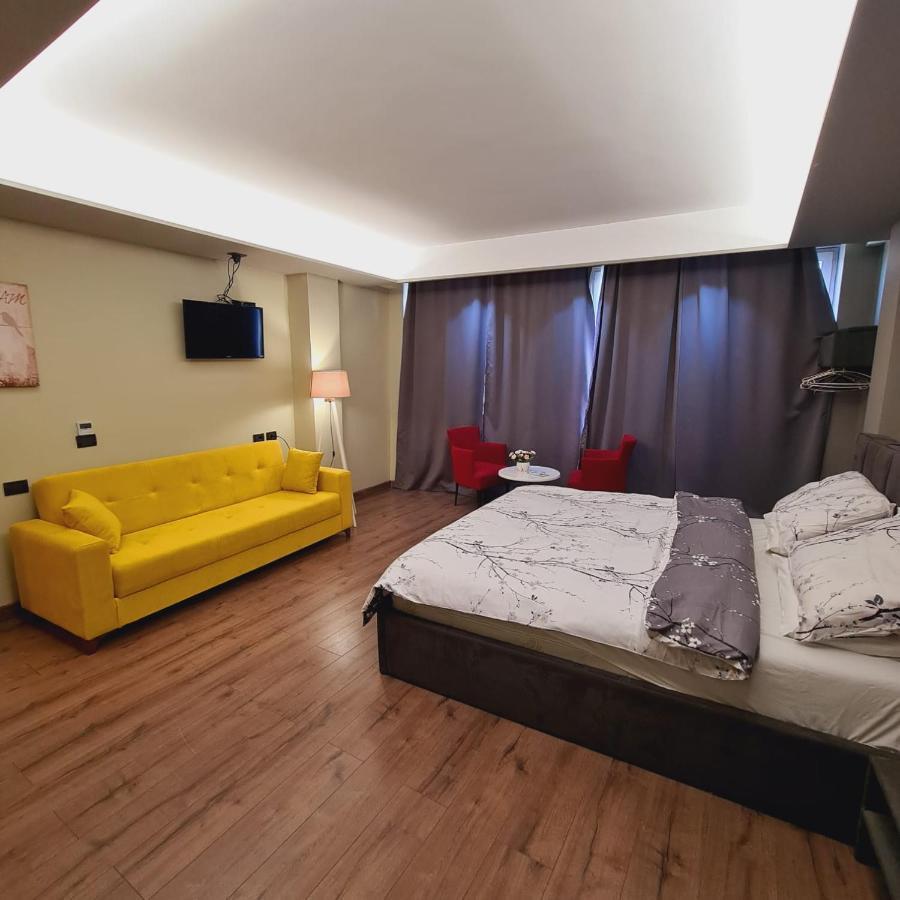 Driti Hotel Tirana Albania Екстер'єр фото